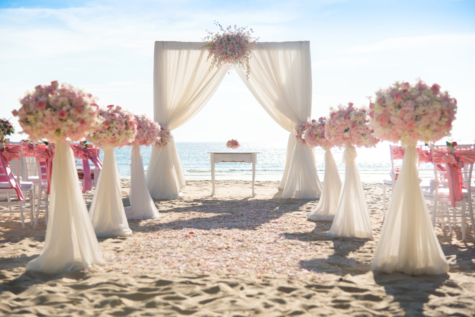 7 Pro Tips For Planning A Beach Wedding