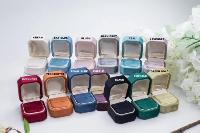 TheAntiqueAppeal velvet ring boxes in thirteen colors lined up in rows